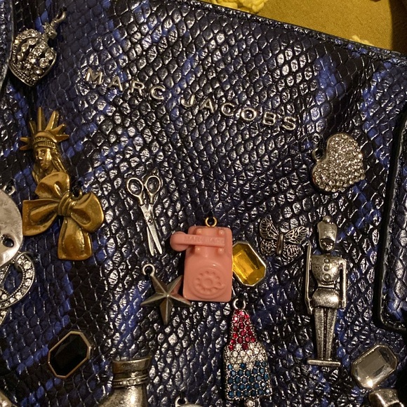 Marc Jacobs Wingman Embellished Blue/Black Python Print Leather Charm Tote - Picture 4 of 7